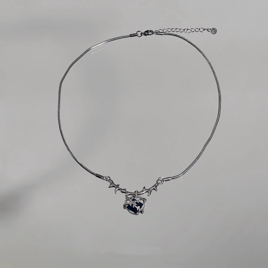 Damen Halskette mit filigranem Herzanhänger und stylischem Kettendesign Shop Nory