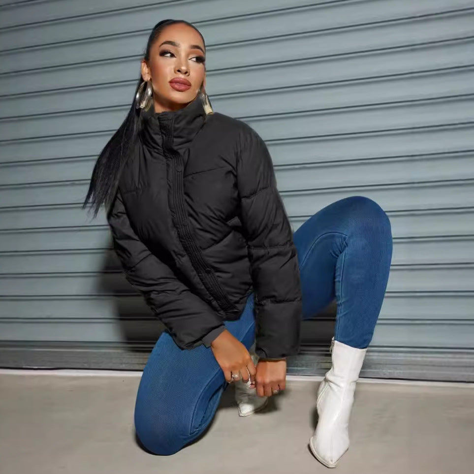 Damen Kurz geschnittene wattierte Steppjacke mit hohem Stehkragen und verdecktem Reißverschluss Shop Nory
