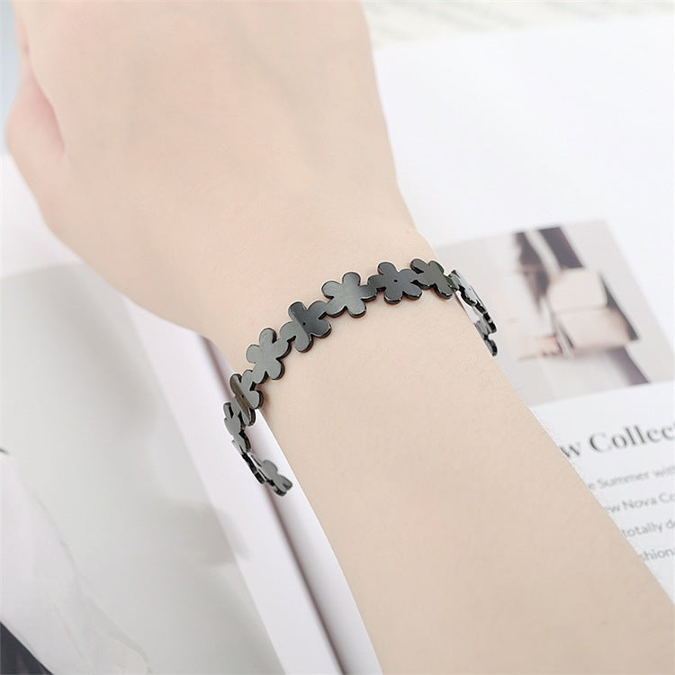 Damen Armreif mit filigranem Blütenmuster Shop Nory