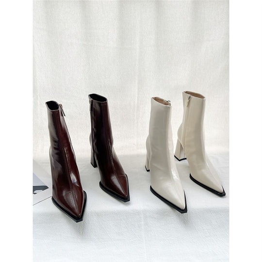 Damen Elegante spitz zulaufende Ankle‑Boots mit geometrischem Blockabsatz und schlankem Schaftschnitt Shop Nory