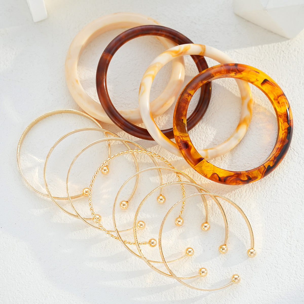 Damen Armreifen-Set mit eleganten, strukturierten Designs Shop Nory