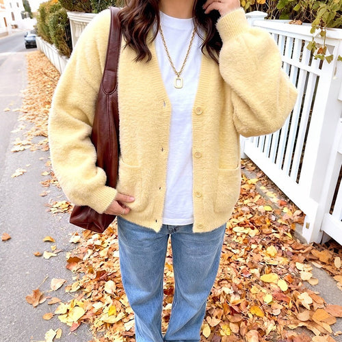 Damen Kuschelige Oversize-Cardigan aus Teddy-Fleece mit V-Ausschnitt, aufgesetzten Taschen & Rippbündchen Shop Nory