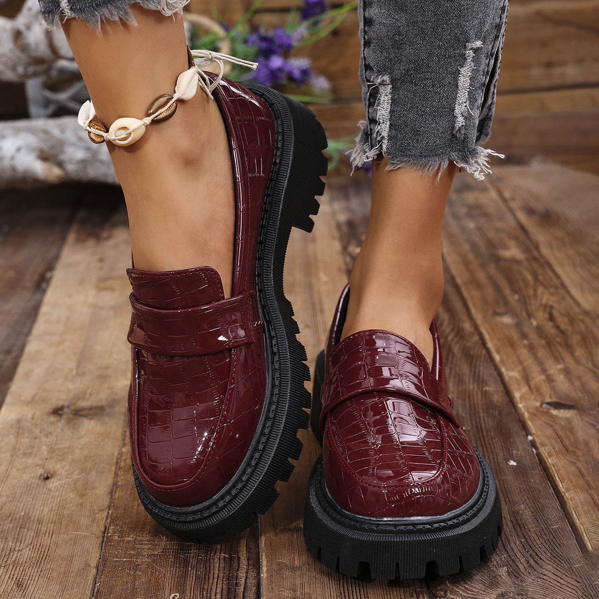 Damen Mokassins mit modernem Kroko-Design und robustem Profil
