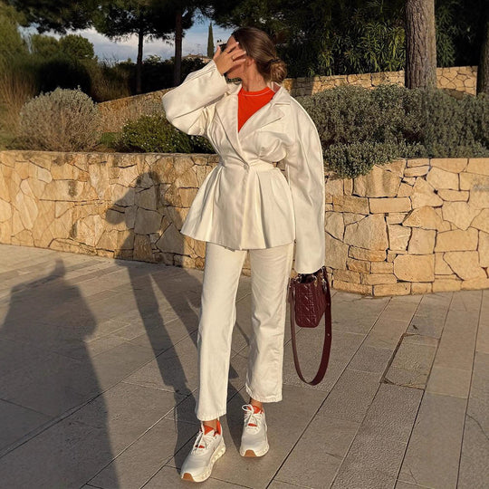 Damen Taillierter Oversize-Blazer mit betonter Schulterpartie und Kellerfalten Shop Nory