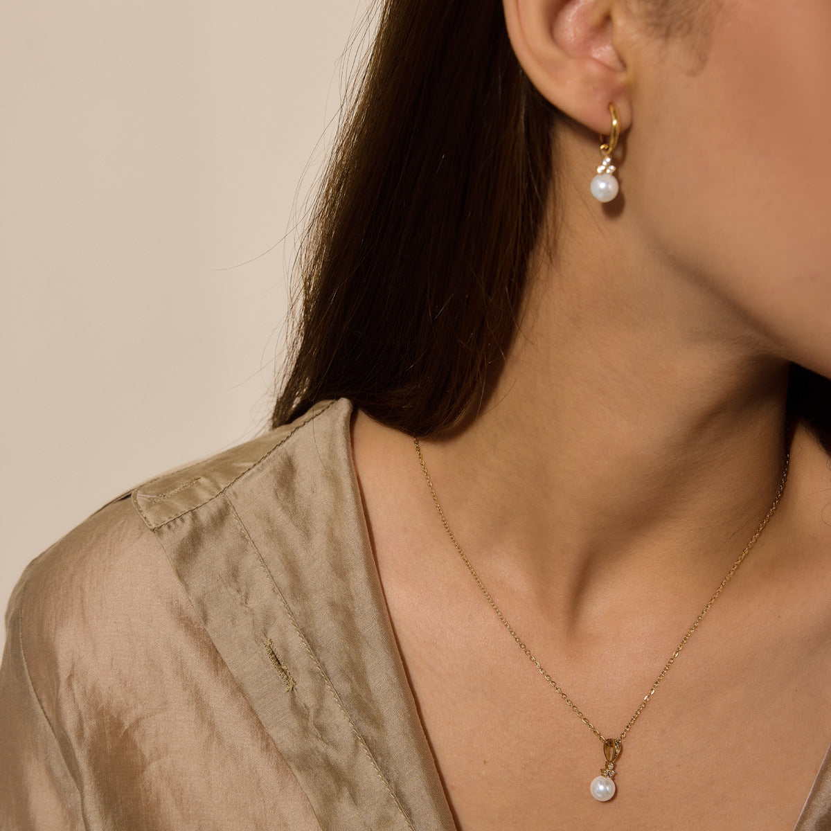 Damen Ohrhänger mit eleganter Perlen- und Zirkonia-Applikation Shop Nory
