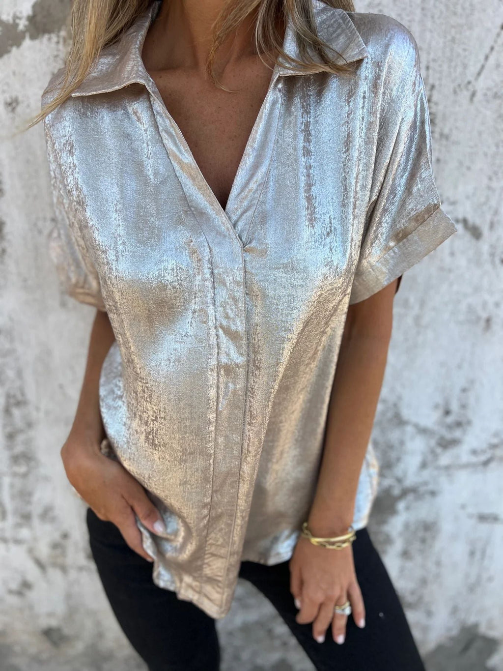 Damen Elegante und lässige Satinbluse mit kurzen Ärmeln