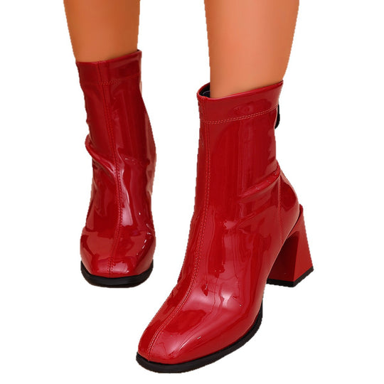Damen Lack-Stiefelette mit eckigem Blockabsatz und knöchelhohem Schaft Shop Nory