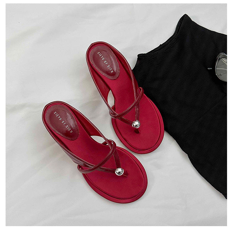 Damen Elegante Mule‑Sandalette mit Zehenring, filigranen Riemchen und sculpted Kitten‑Absatz Shop Nory