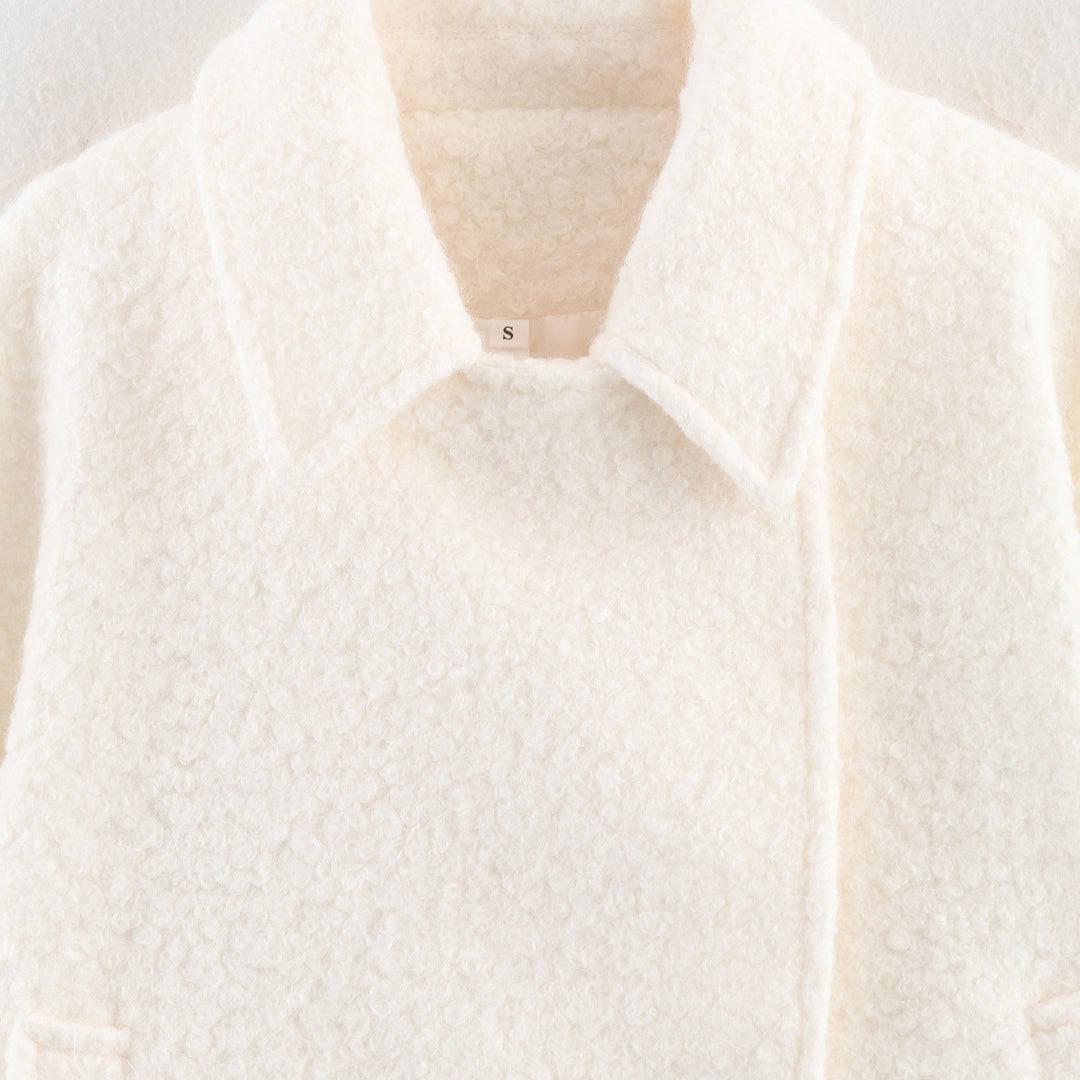 Damen Boxy Bouclé‑Cabanjacke mit Doppelreiher, Hemdkragen und Pattentaschen Shop Nory