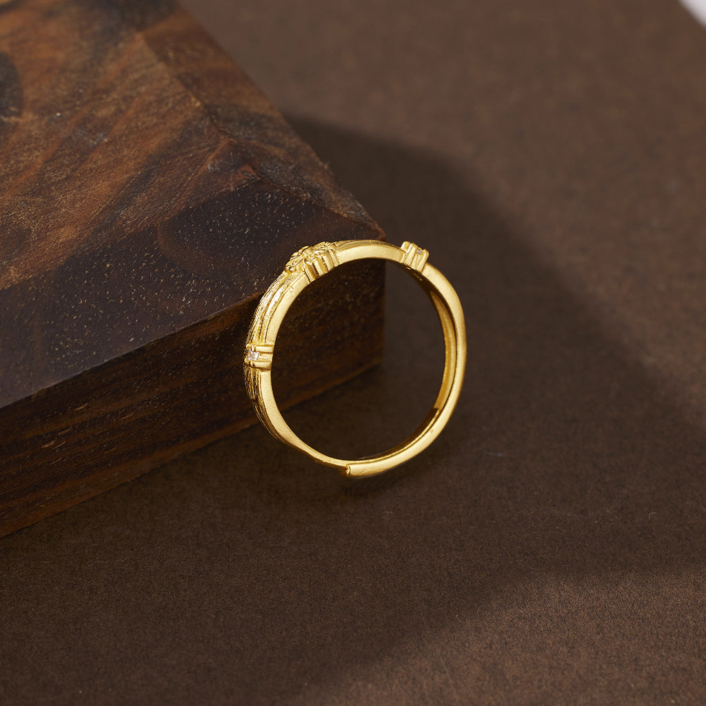 Damen geschmackvoller Ring mit floralem Design und funkelnden Akzenten Shop Nory