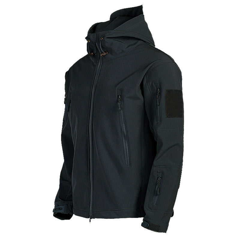 Herren taktische Softshell‑Fieldjacke mit Kapuze, Multifunktionstaschen und Klettpatchfläche Shop Nory