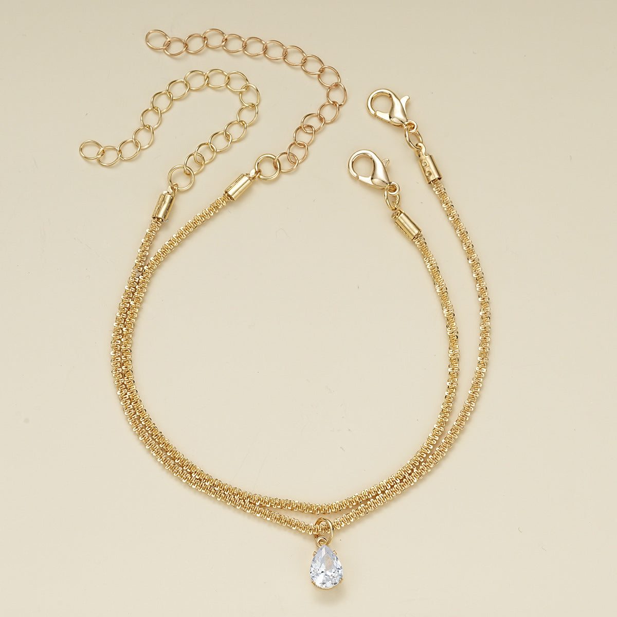 Damen Armreif-Set mit funkelnden Kristallen und zarten Gliederdesigns Shop Nory