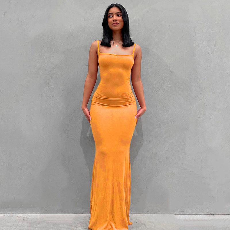 Damen Körperbetontes Maxi‑Jerseykleid mit taillierter Drapierung, langen Ärmeln und ausgestelltem Saum Shop Nory