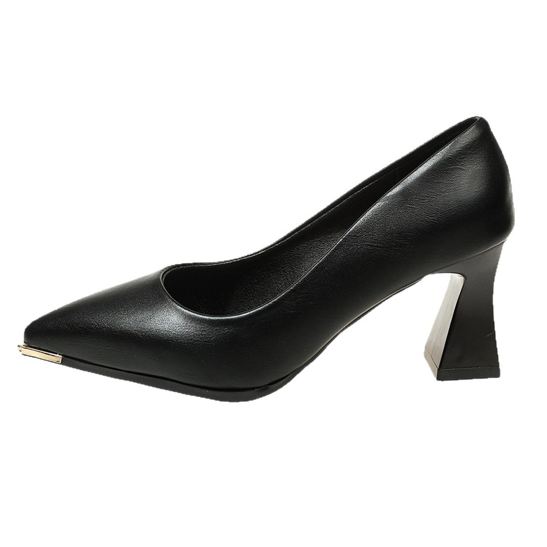 Damen Spitz zulaufende Pumps mit skulpturiertem Blockabsatz und Metallkappe Shop Nory