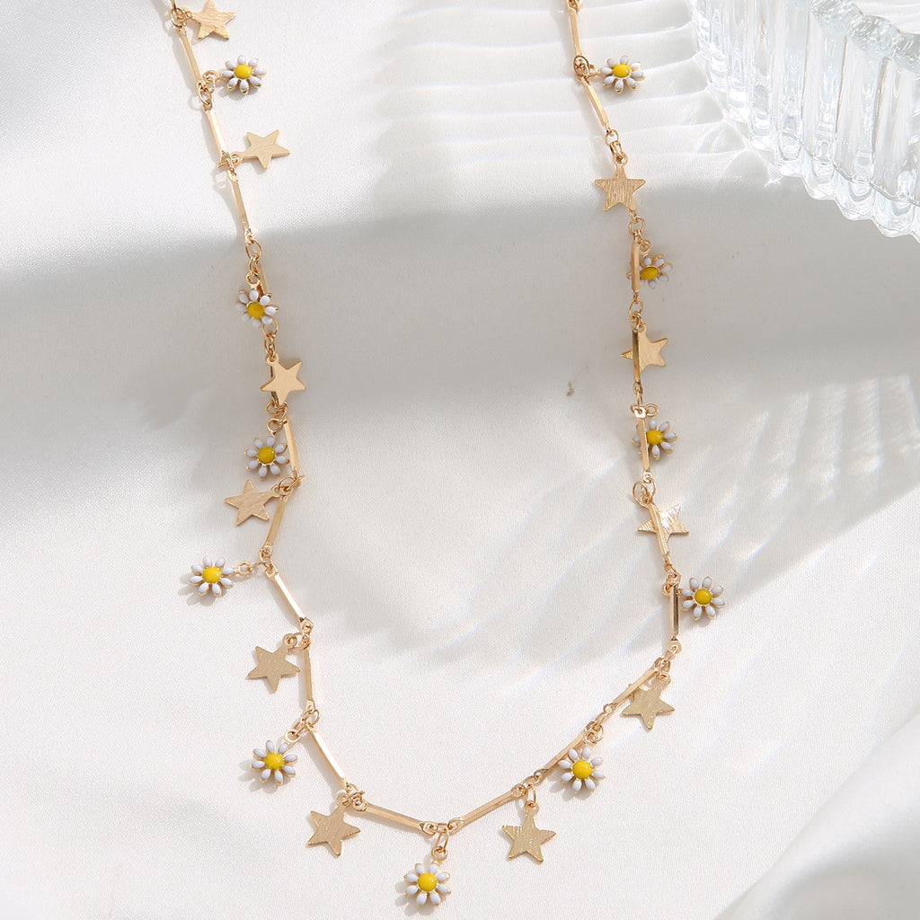 Damen Halskette mit verspielten Sternen- und Blumenanhängern Shop Nory