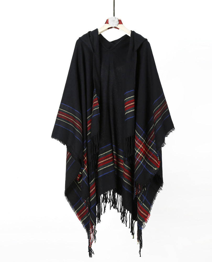 Damen Kapuzen‑Capeponcho im Tartanmuster mit Fransensaum aus weichem Wollmix Shop Nory