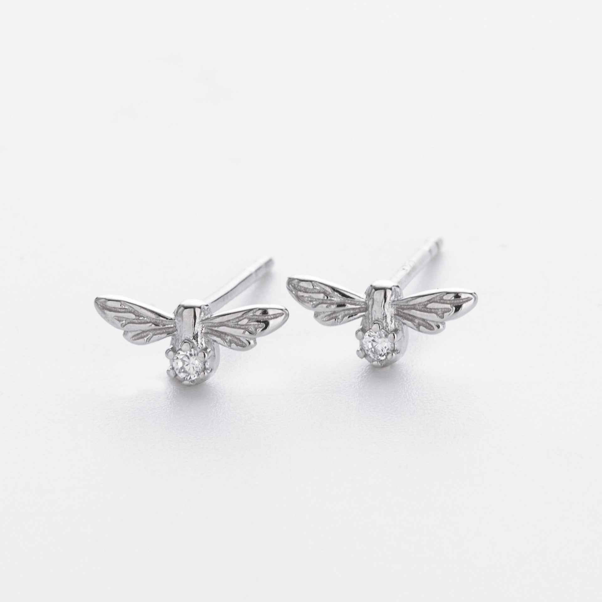 Damen Ohrstecker im Bienen-Design mit funkelndem Zirkonbesatz Shop Nory