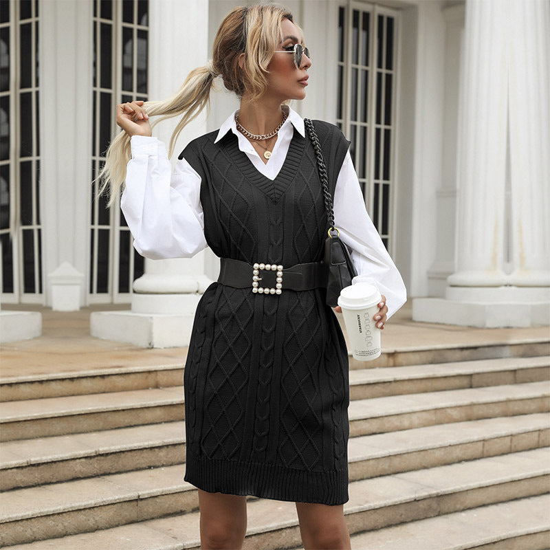 Damen Ärmelloses Zopfmuster-Strickkleid mit V-Ausschnitt und taillierender Silhouette Shop Nory