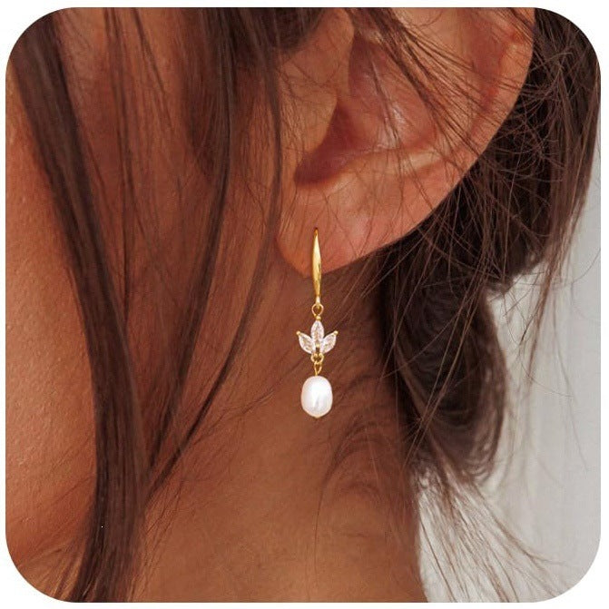 Damen Ohrhänger mit funkelndem Zirkonia und eleganter Perlenverzierung Shop Nory