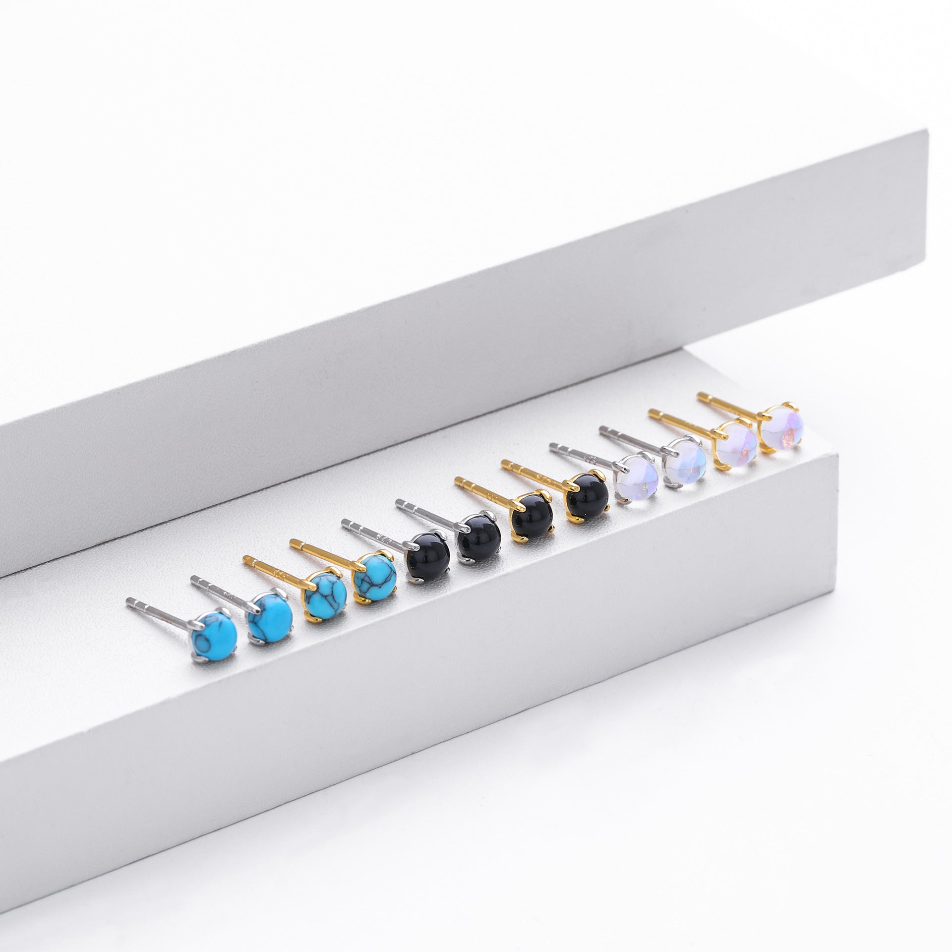 Damen Ohrstecker aus 925 Sterling Silber mit türkisfarbenem Zirkon Shop Nory