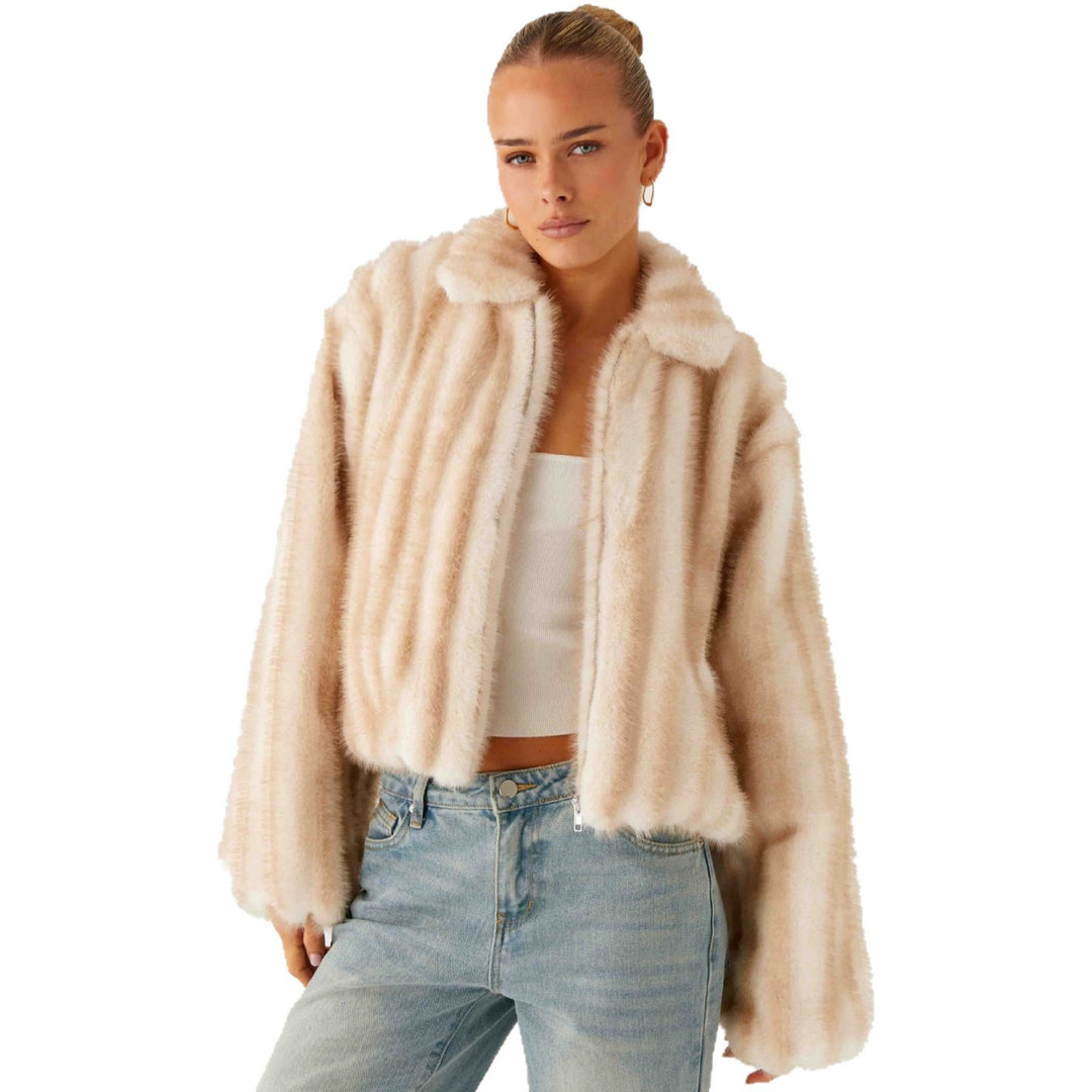 Damen Kurzjacke aus luxuriösem Hochflor-Kunstpelz mit Reißverschluss und voluminösen Ärmeln Shop Nory
