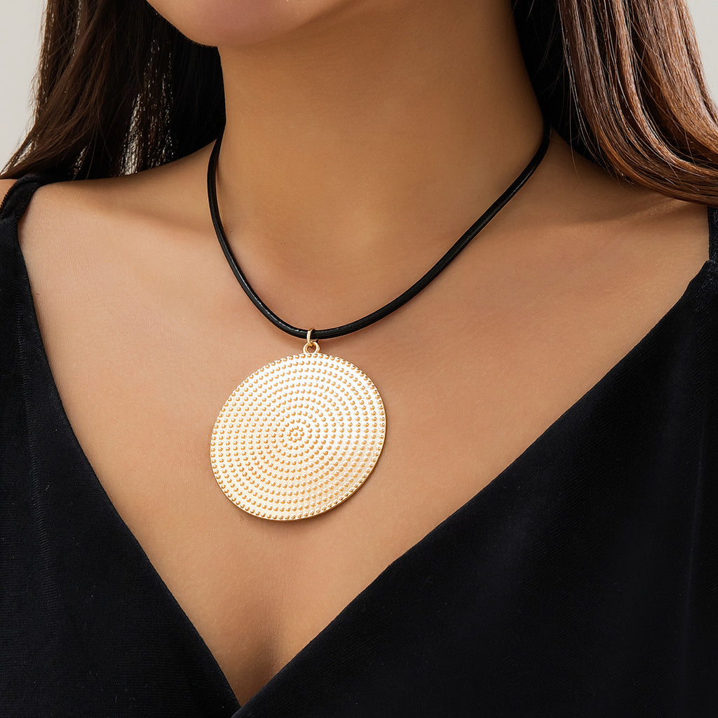 Damen Statement Halskette mit goldenem Anhänger Shop Nory