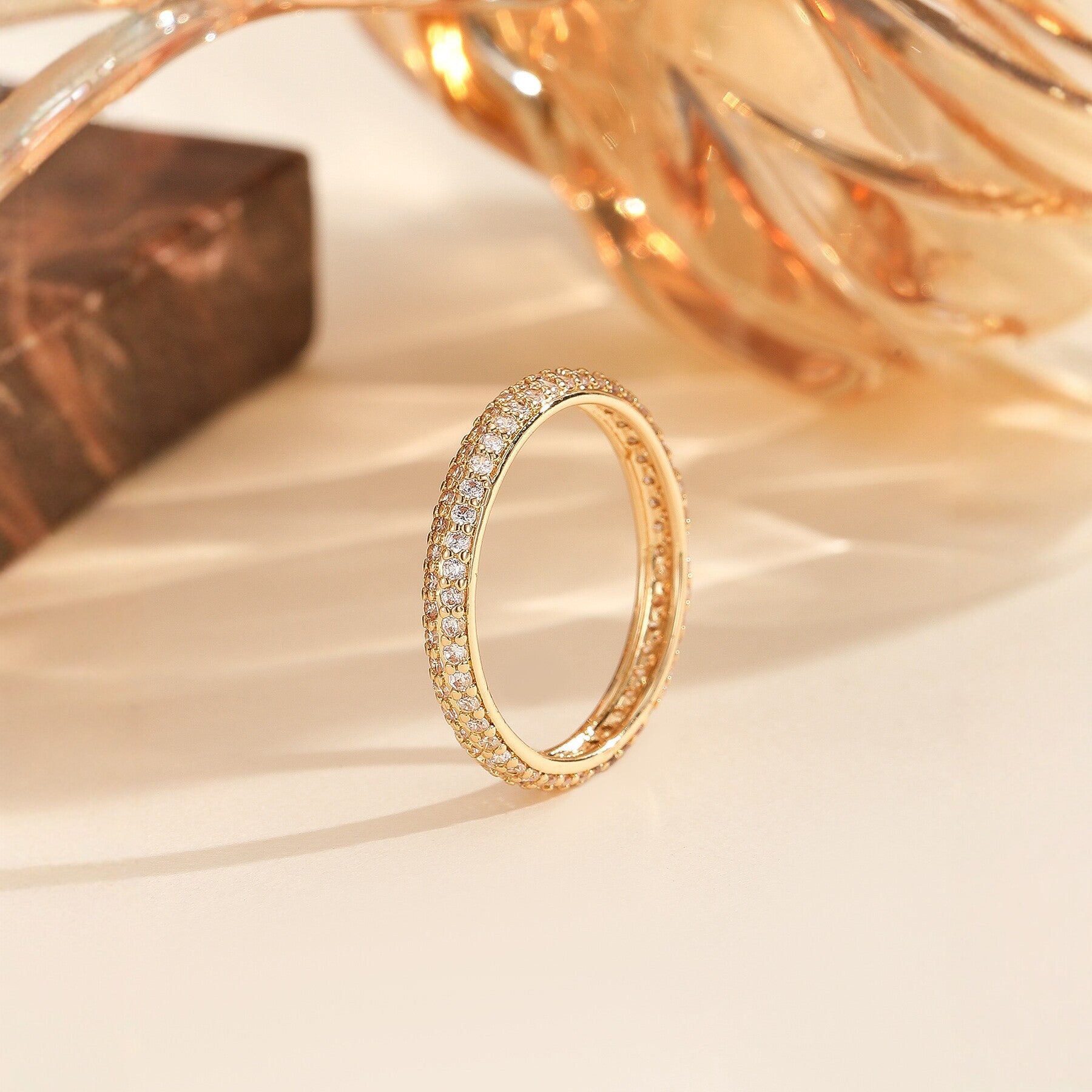 Damen luxuriöser Ring mit funkelnden Zirkonia Shop Nory