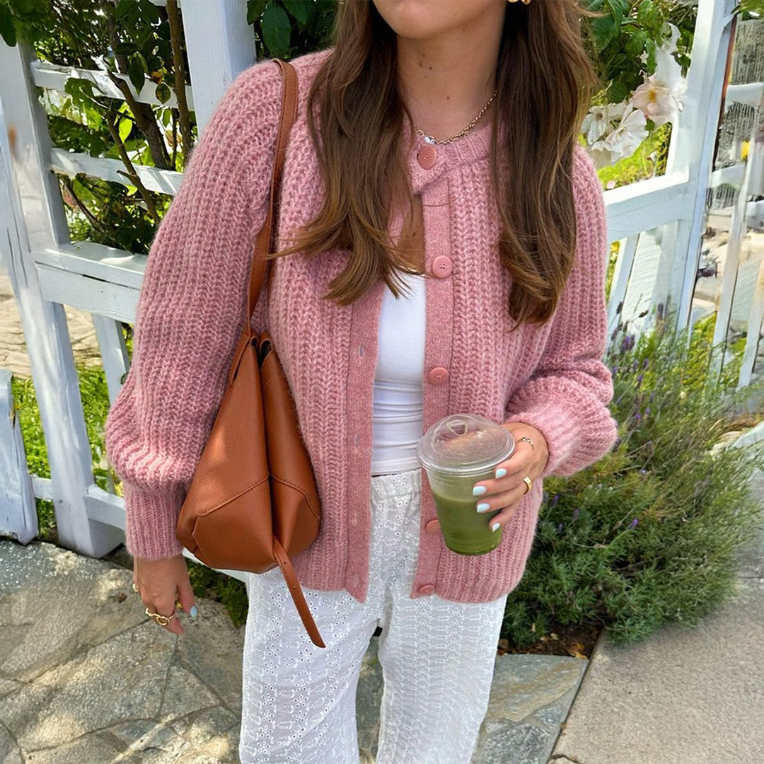 Damen nan grobgestrickter Oversize-Cardigan mit Kokosknopfleiste und überschnittener Schulter Shop Nory