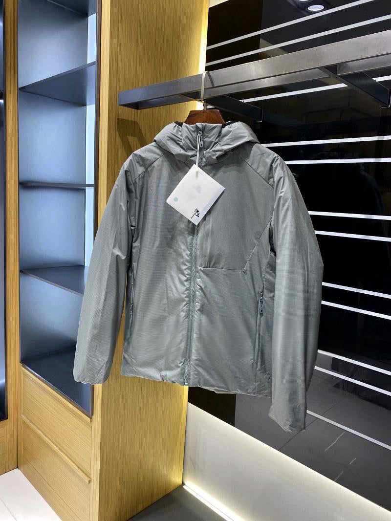 Damen Leichte wattierte Kapuzenjacke mit minimalistischer Outdoor-Isolierung Shop Nory