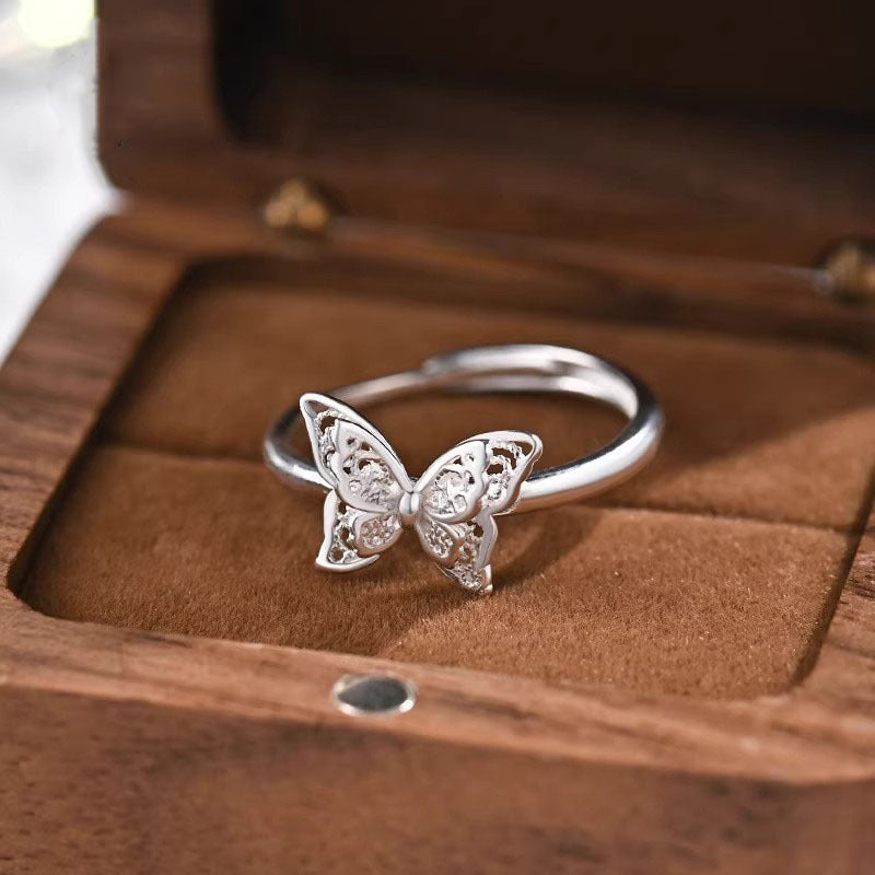 Damen zierlicher Schmetterlingsring mit feiner Detailarbeit Shop Nory