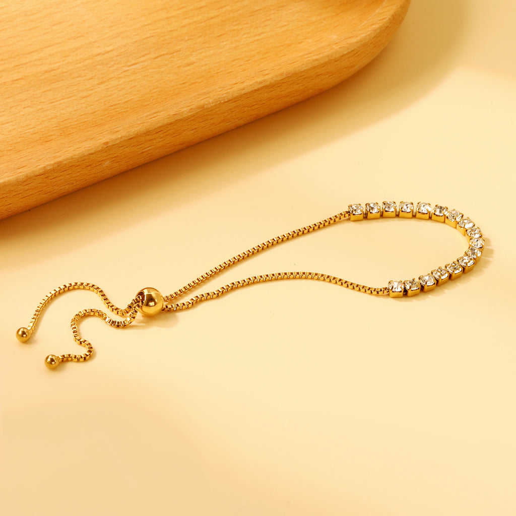 Damen Armband mit funkelnden Kristallen und verstellbarem Design Shop Nory