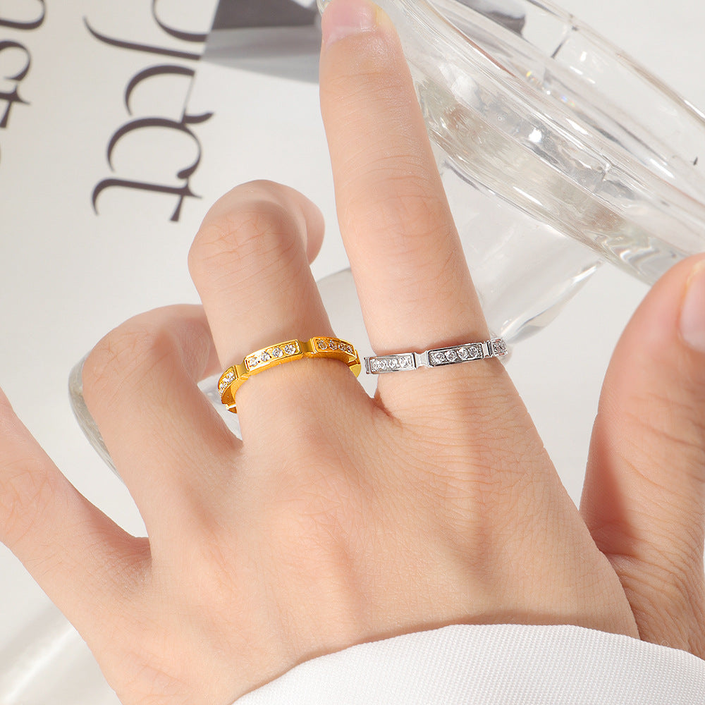 Damen filigraner Ring mit schimmernden Zirkonia-Details Shop Nory