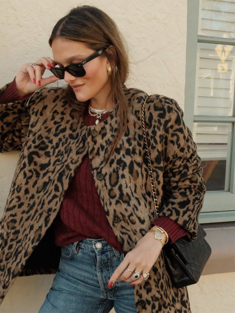 Damen Kurz geschnittener Kunstpelzmantel mit Leopardmuster und kastiger Silhouette Shop Nory