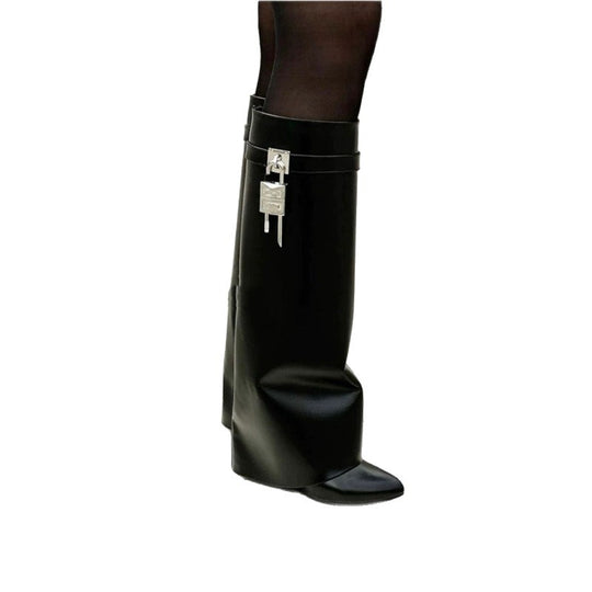 Damen kniehohe Lederstiefel mit geradem Schaft, flacher Sohle und Zierschloss Shop Nory