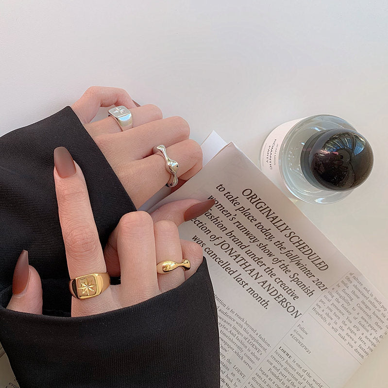 Damen Offener Ring mit zeitgemäßem Wellenmuster und glänzendem Finish Shop Nory