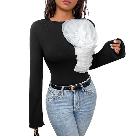 Damen Figurbetonter Body mit asymmetrischer Organza-Blütenapplikation und Glockenärmeln Shop Nory