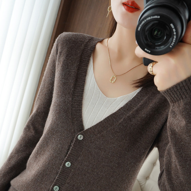 Damen Leichter V‑Ausschnitt-Cardigan aus Kaschmir‑Mix mit feiner Rippkante Shop Nory