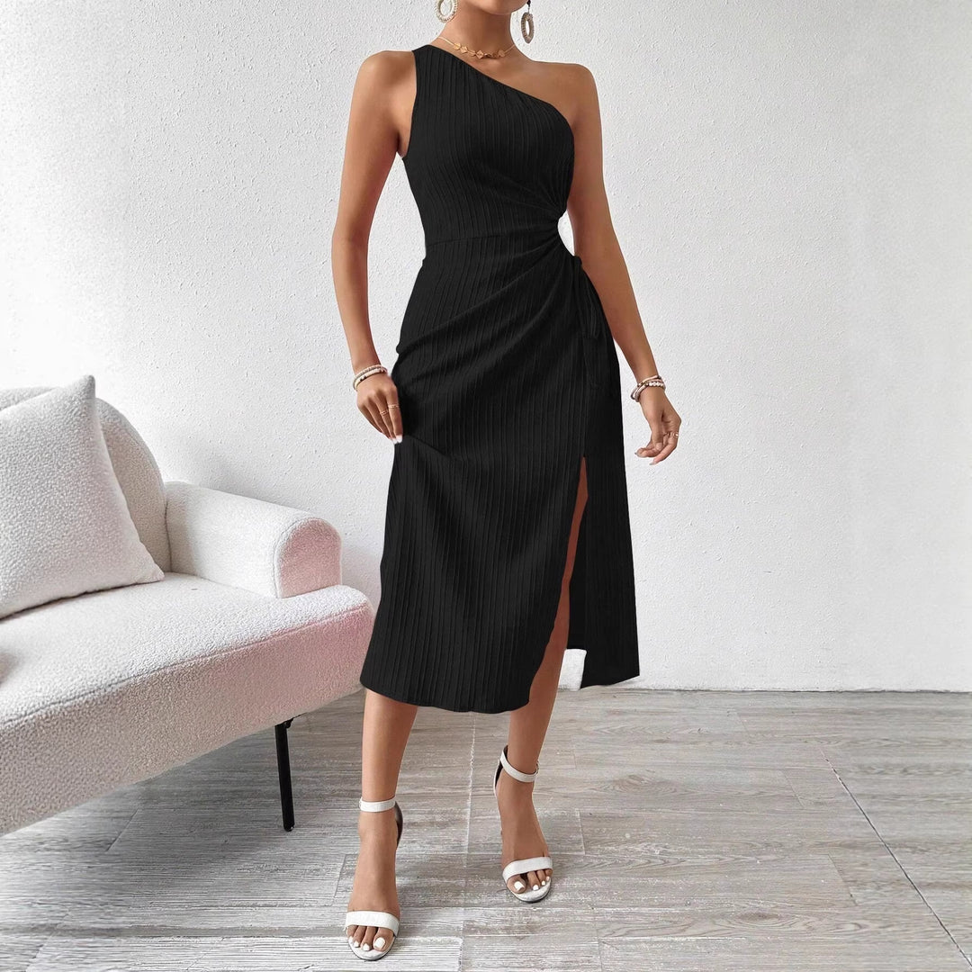 Damen Einseitig geschnittenes Midikleid mit Rippstruktur, Cut-Out und seitlichem Schlitz Shop Nory