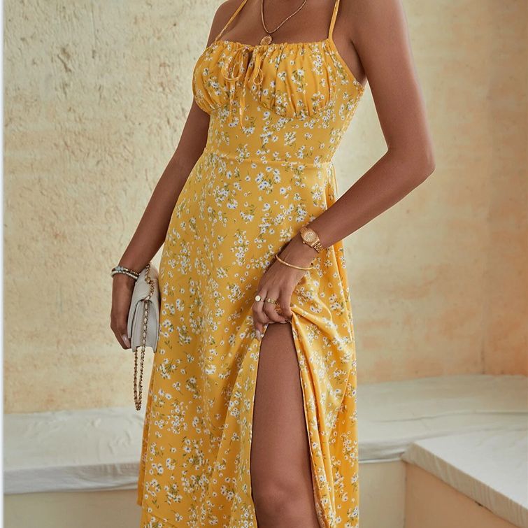 Damen Wickelkleid mit hohem Schlitz und floralem Muster Shopnory