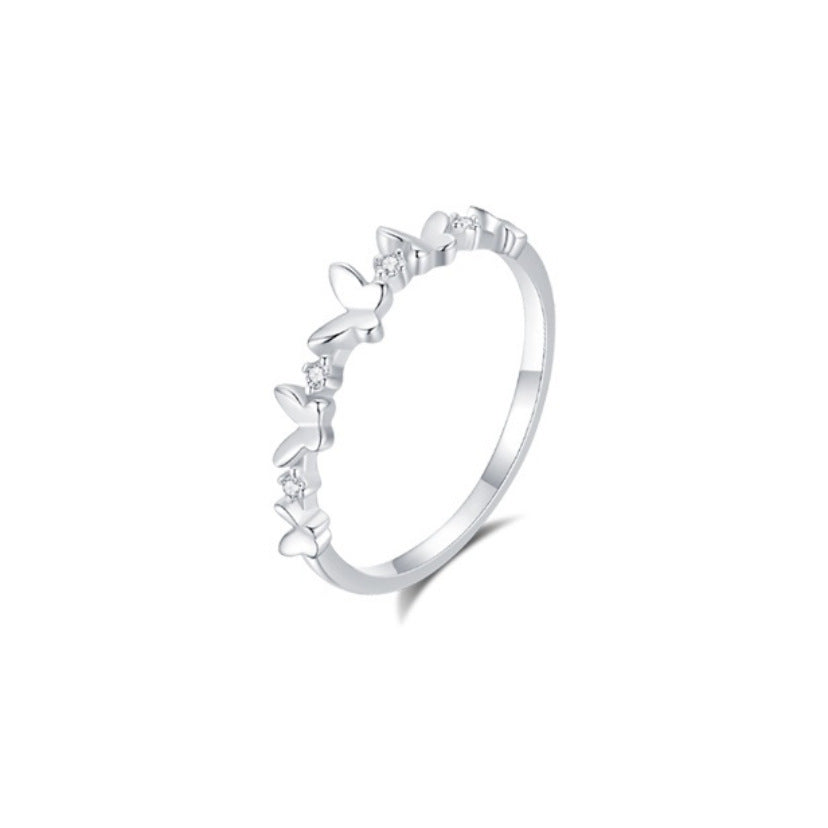 Damenring mit verspieltem Schmetterlingsdesign und funkelnden Zirkonia Shop Nory