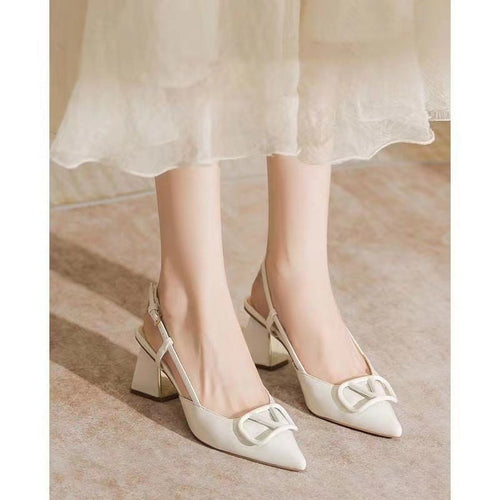 Damen Slingback Pumps mit dekorativen Metallakzenten und komfortablem Blockabsatz