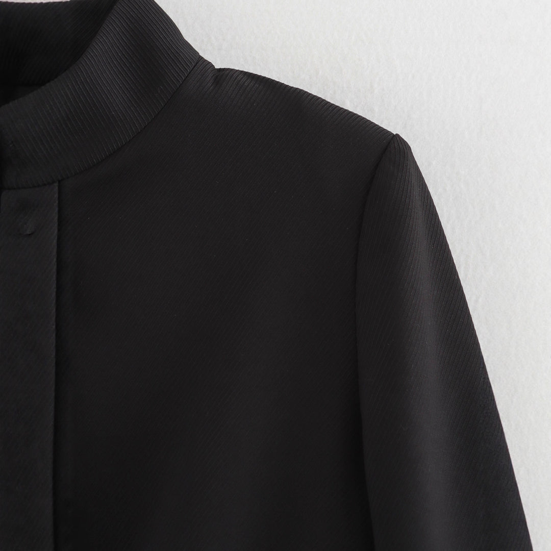 Damen Taillierter Kurzblazer mit Stehkragen und goldenen Zierknöpfen Shop Nory
