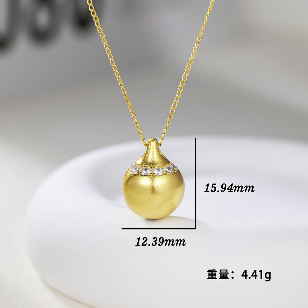 Damen Halskette mit detailliertem Anhänger und funkelnden Zirkoniasteinen Shop Nory