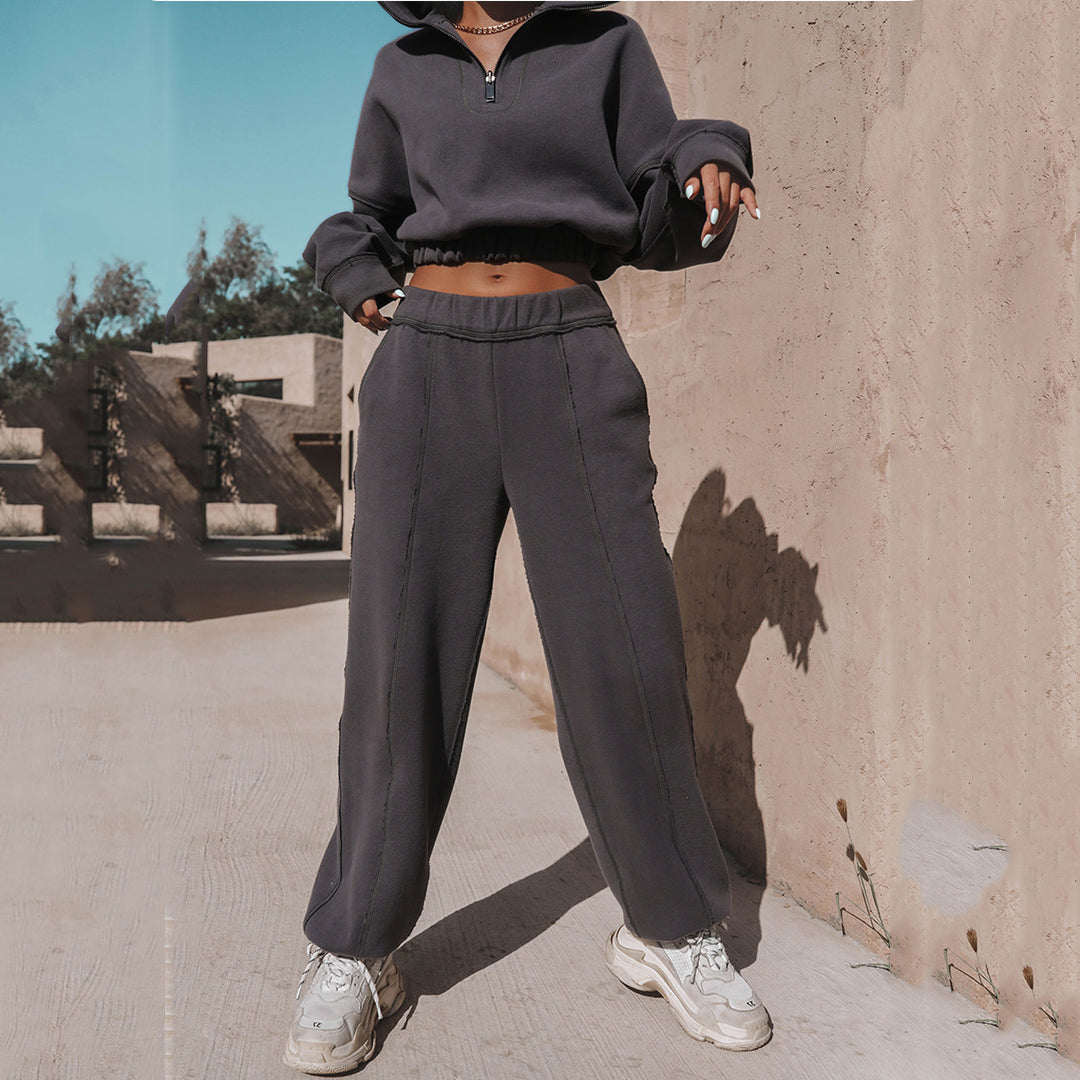 Damen kurzes Halbzip-Sweatshirt mit gerafftem Bund und hochgeschnittener Jogginghose Zweiteiler Shop Nory