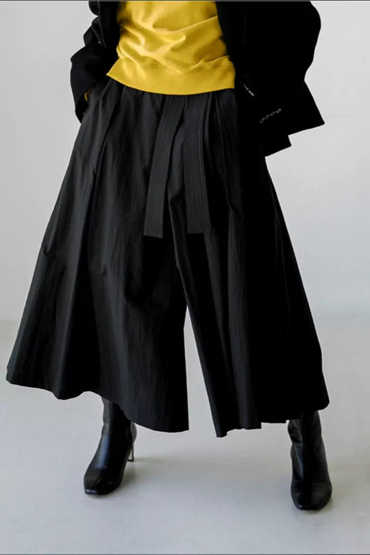 Damen Weite Culotte‑Hosenrock mit Kellerfalten und Bindegürtel Shop Nory