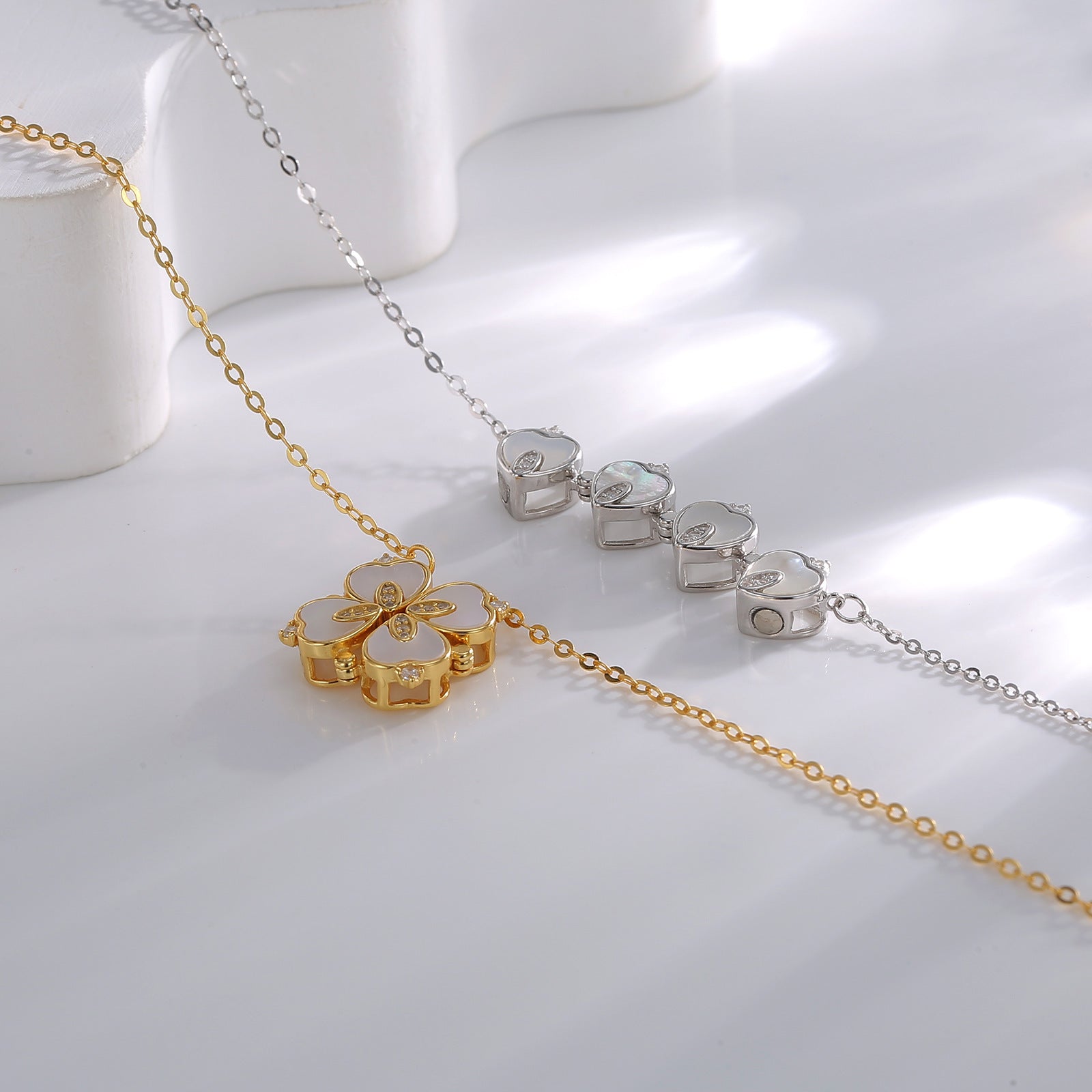 Damen Halskette mit kunstvollem Herzdesign und funkelnden Zirkonia Shop Nory