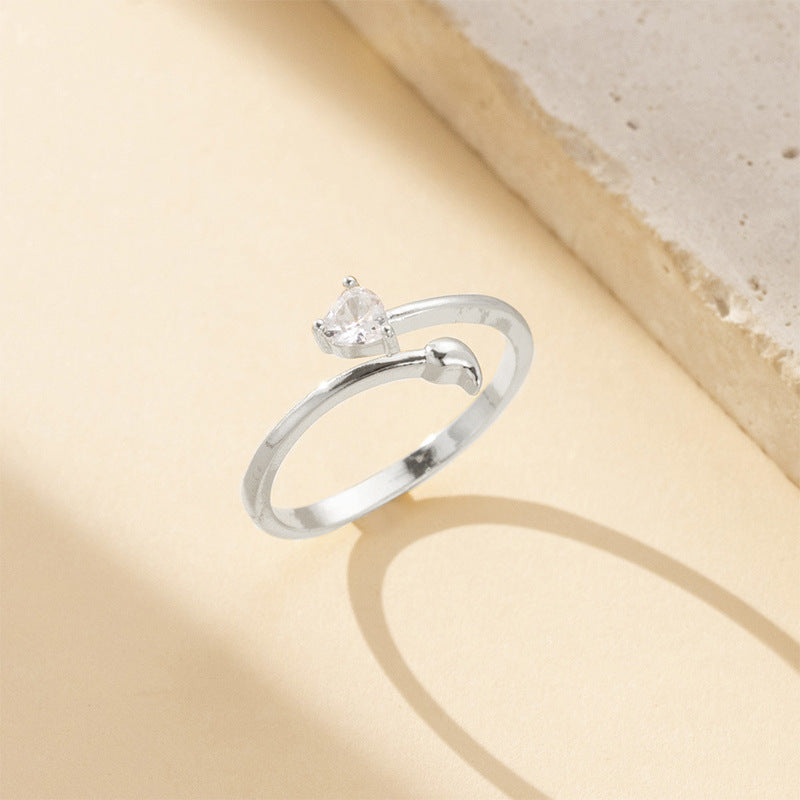 Damenring mit einzigartigem Herzdesign und strahlendem Kristall Shop Nory