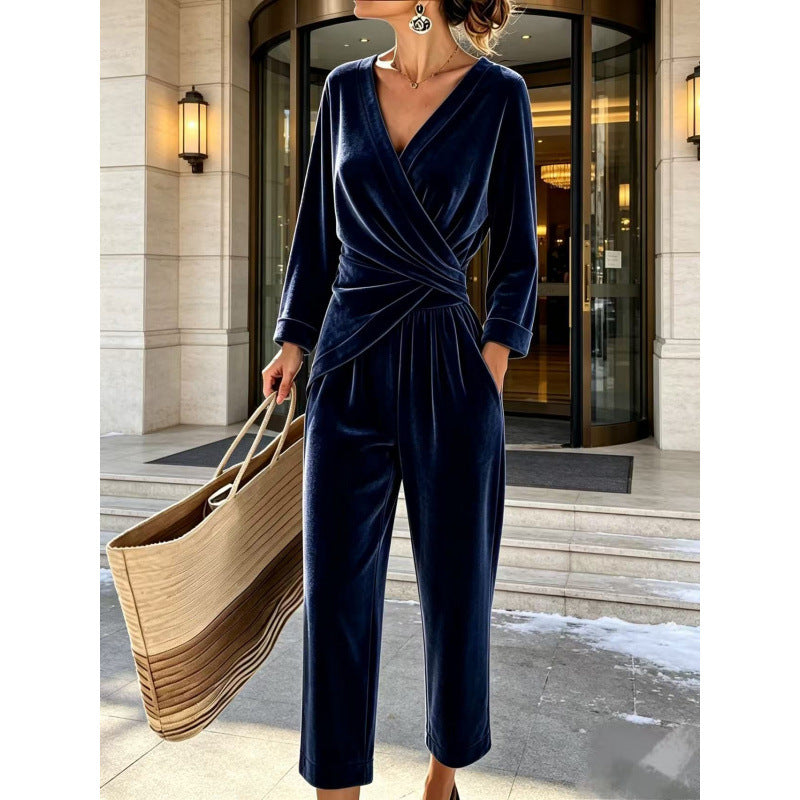 Damen Samt-Jumpsuit mit Wickeloberteil, taillierter Drapierung und weitem knöchellangem Bein Shop Nory