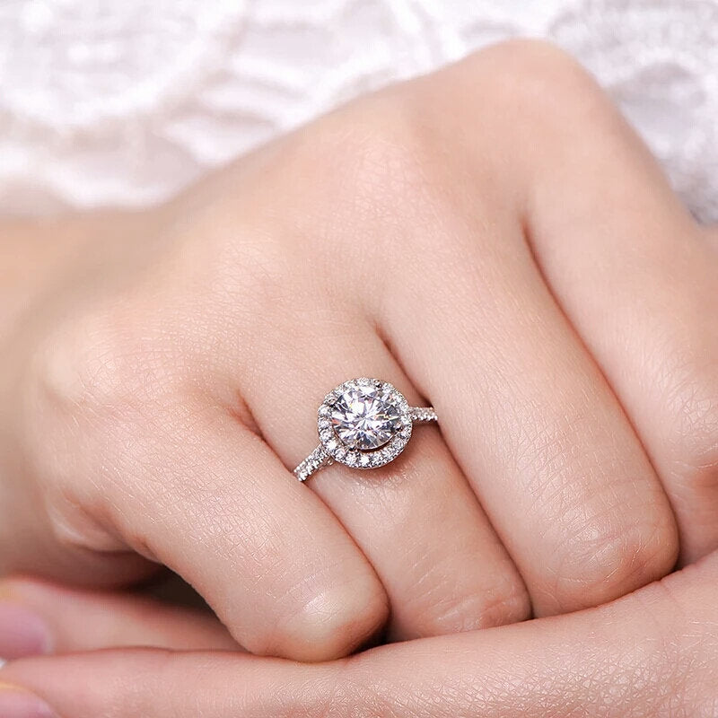 Damen luxuriöser Solitär-Diamantring mit glänzender Zirkonia-Fassung Shop Nory