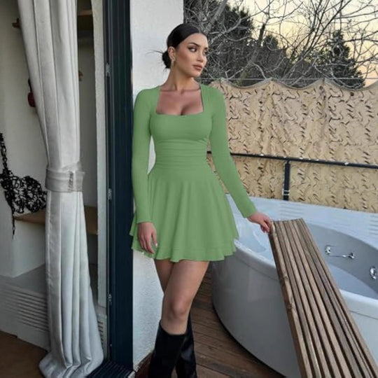 Damen Figurbetontes Jersey-Minikleid mit quadratischem Ausschnitt, taillierter Passform und Stufenrock Shop Nory